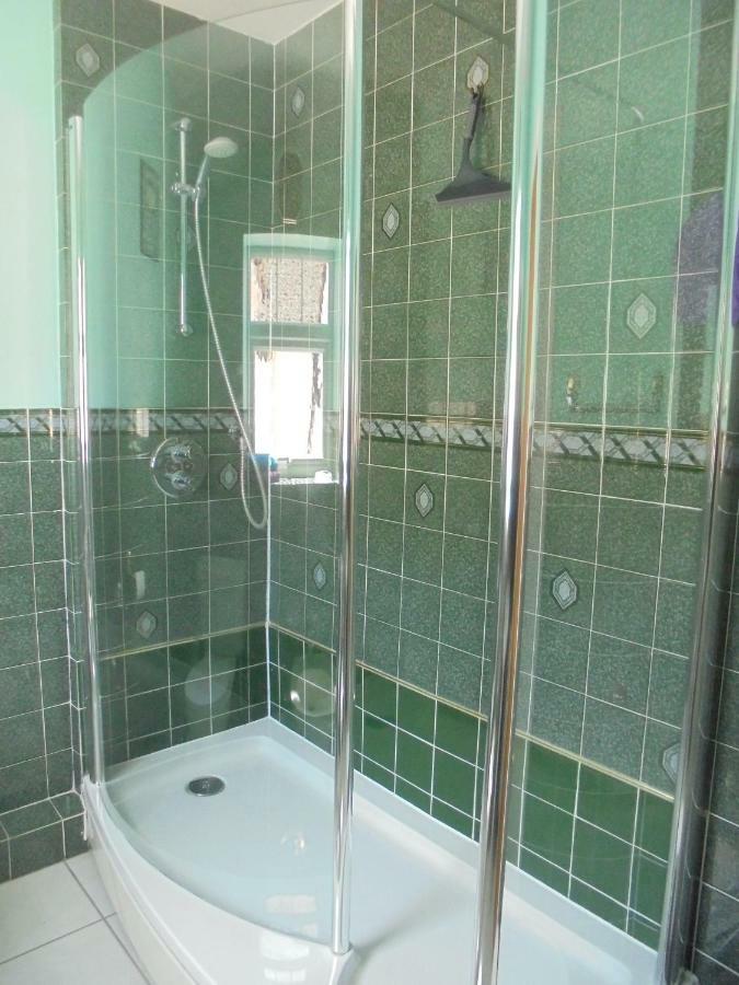 Вилла Kelvin Side Истбурн Экстерьер фото